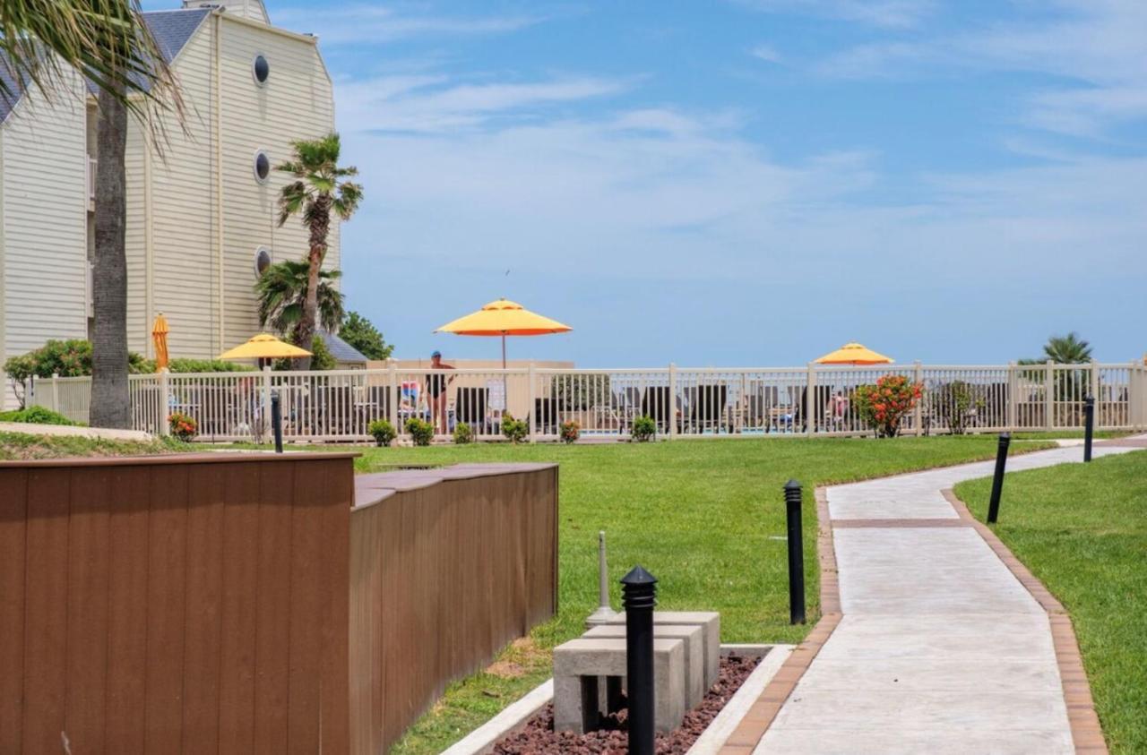 Ocean Breeze Retreat 2Bed 2Bath, Heated Pool! Apartman South Padre Island Kültér fotó