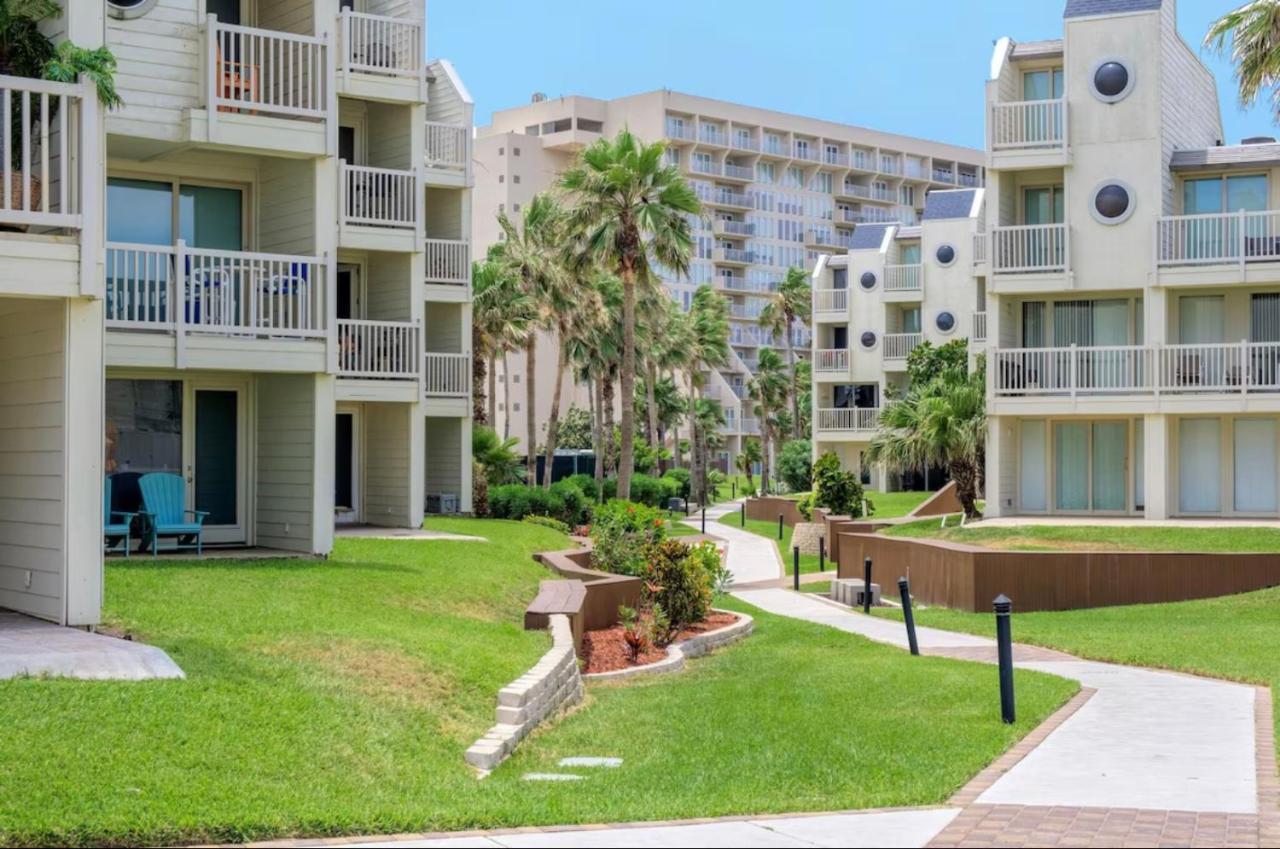 Ocean Breeze Retreat 2Bed 2Bath, Heated Pool! Apartman South Padre Island Kültér fotó